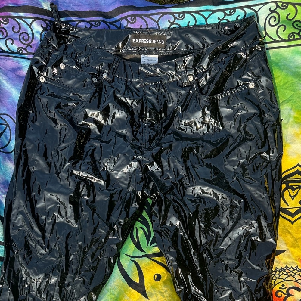 LEATHER EXPRESS JEANS.